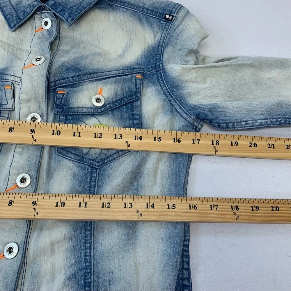 Womans Artsy Denim Jacket M Embroidery Blue Light Wash 3/4 Sleeve‎ Pockets O27 - Picture 9 of 11